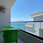 Seafoam Sands *
